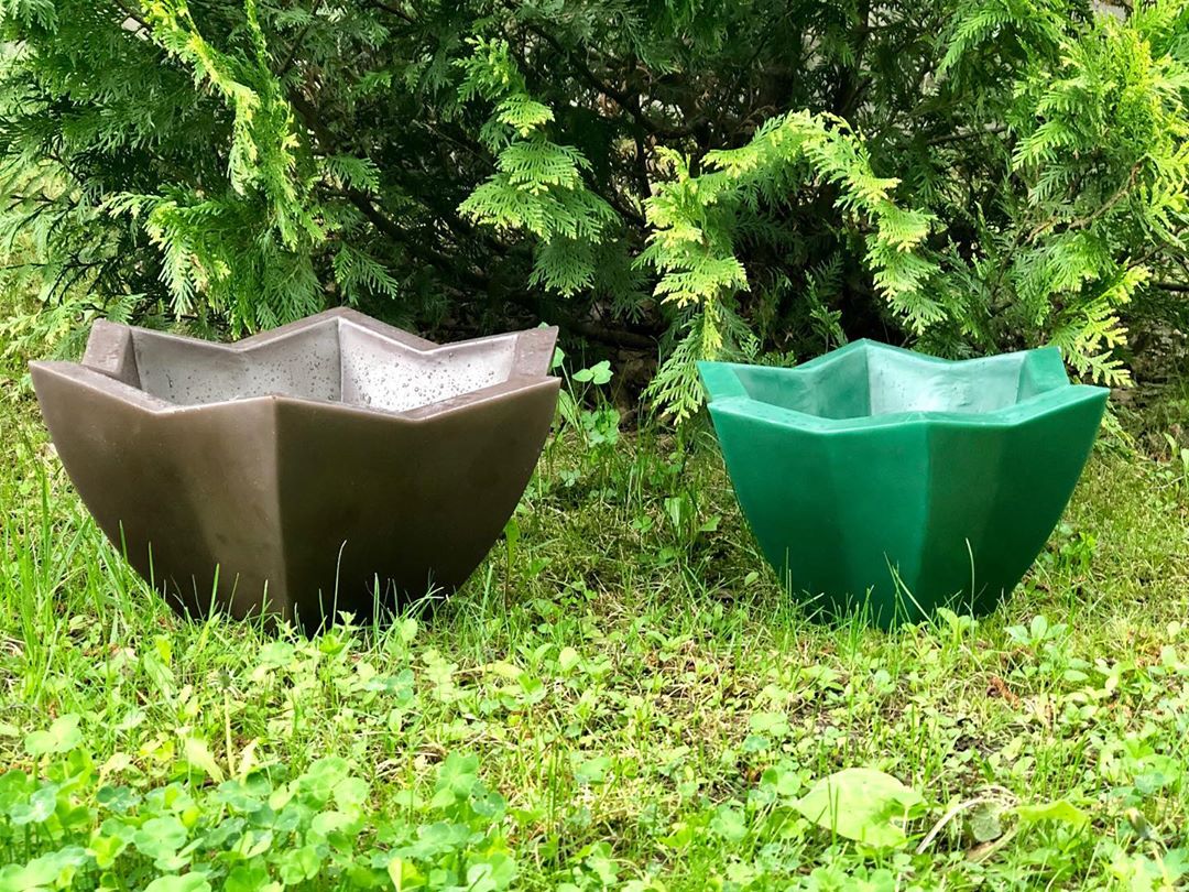 Вазон пластиковый. Собственное производство. Чистоград. Кашпо цветочное Лотос 350/450. Модель 2019  🍏 Каталог ранее выпускаемой завовом продукции  ⛲ — это Завод Чистовод, Минск — это септик автономной канализации «под ключ» в частном доме и на даче в Минске и по Беларуси, это канализация с гарантией, доставкой и рассрочкой   Каталог