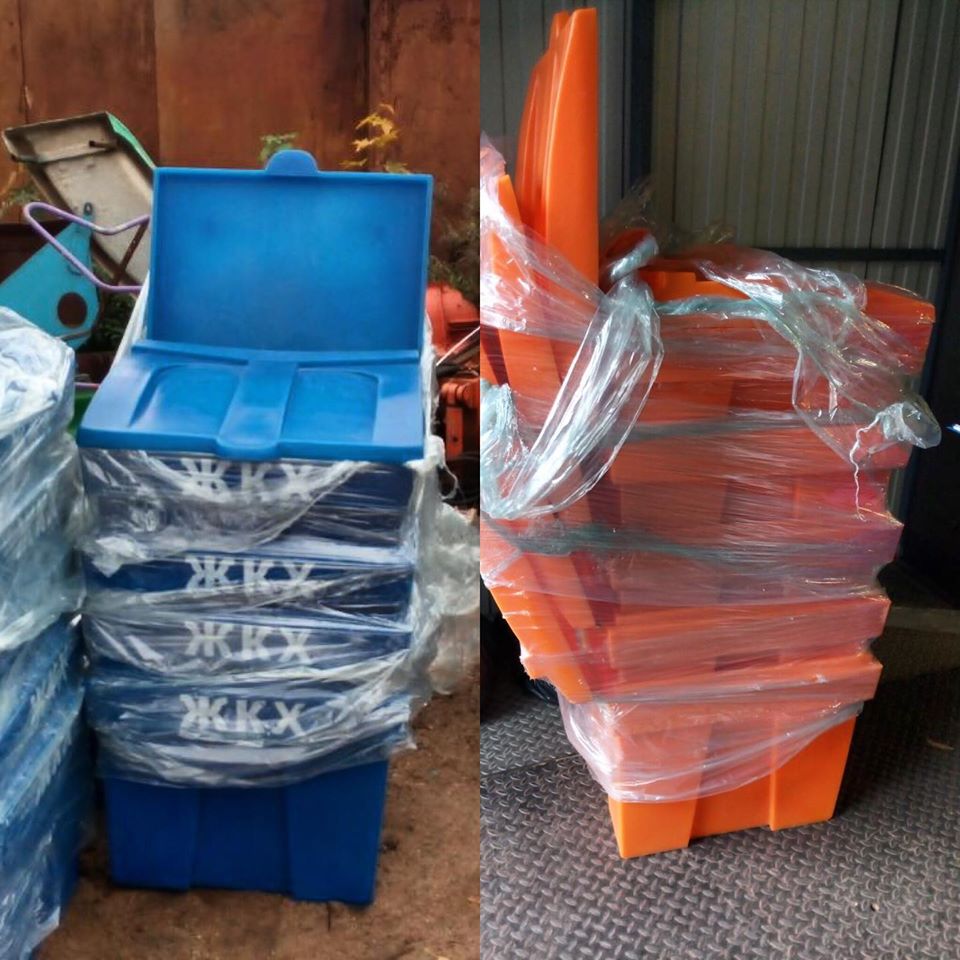 Производим ящики пластиковые для ЖКХ и ЖЭС города Минска заводского района закупили ящики для песка. Дорожки будут обработаны песчано-солевой смесью