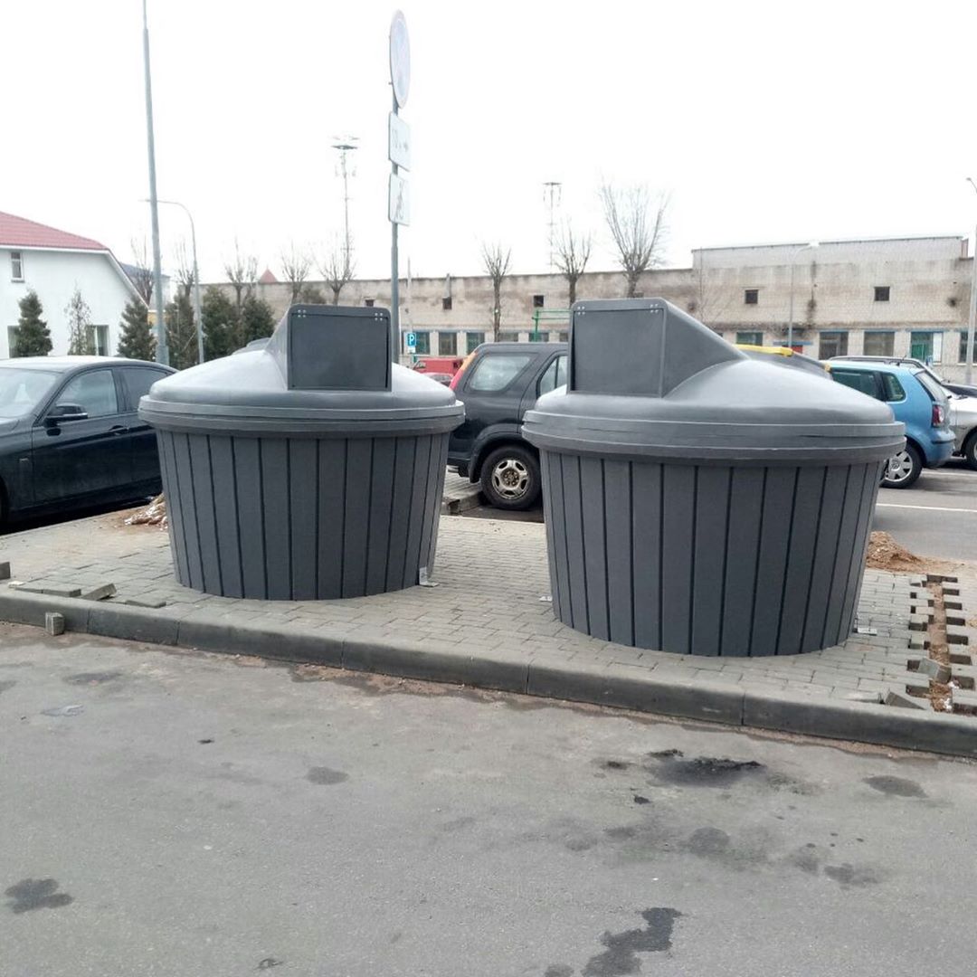 Эти заглубленные контейнеры для сбора бытовых отходов нашего производства установлены в Минске в феврале 2020