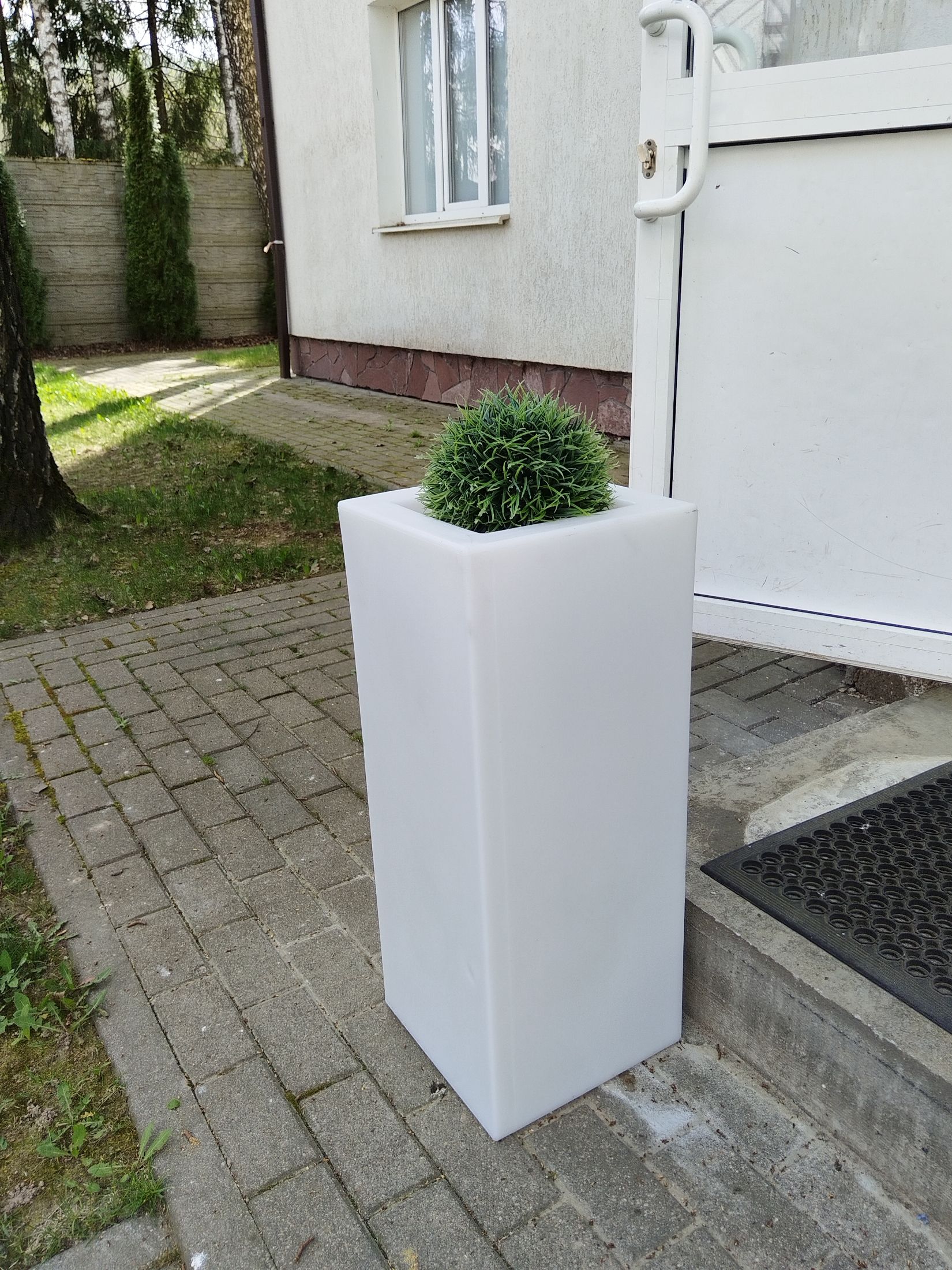 Кашпо квадрат 300x300x730 60 мес.  Кашпо квадрат 300x300x730  ⛲ — это Завод Чистовод, Минск — это септик автономной канализации «под ключ» в частном доме и на даче в Минске и по Беларуси, это канализация с гарантией, доставкой и рассрочкой  1  руб.